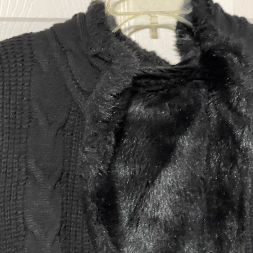 Vest - Picture 5 of 7